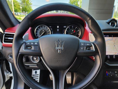 Used 2022 Maserati Ghibli Modena Q4 image 21