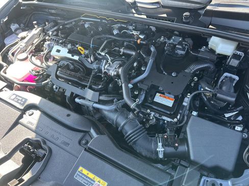 Used 2024 Toyota Prius Prime Premium FWD image 16