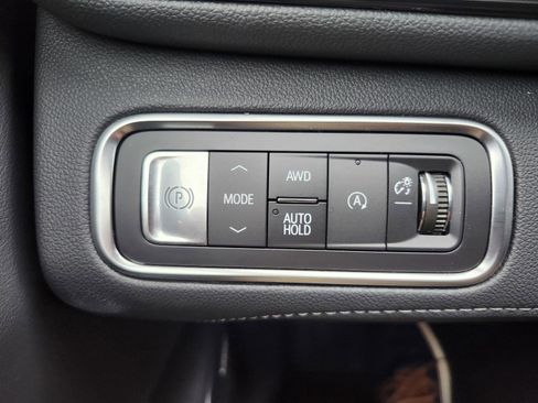 Used 2025 Buick Enclave Sport Touring image 31