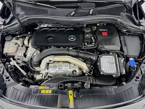Certified 2025 Mercedes-Benz GLA 250 image 11