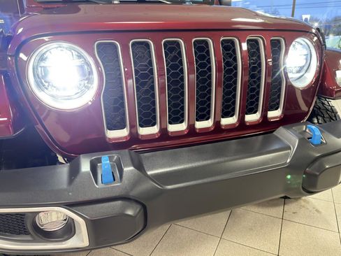 Used 2022 Jeep Wrangler Unlimited Sahara image 28