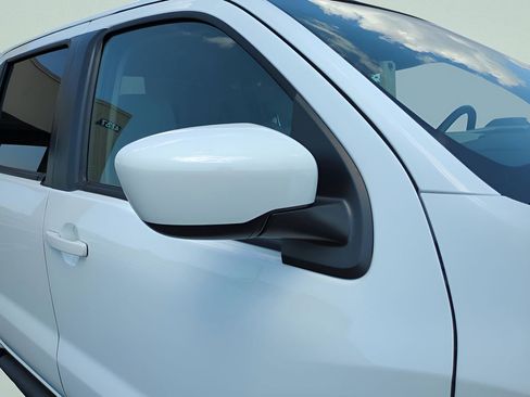 Used 2025 Nissan Frontier SV image 12