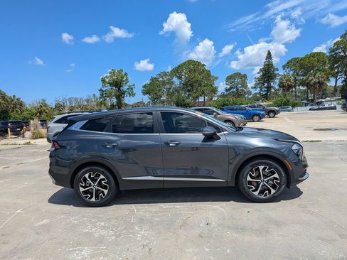 Used 2023 Kia Sportage EX FWD image 9