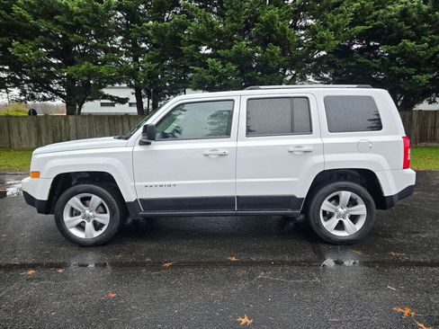 Used 2014 Jeep Patriot Limited w/ Sun/Sound Group image 3
