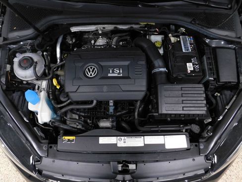 Used 2019 Volkswagen Golf R 4-Door AWD/4WD image 11