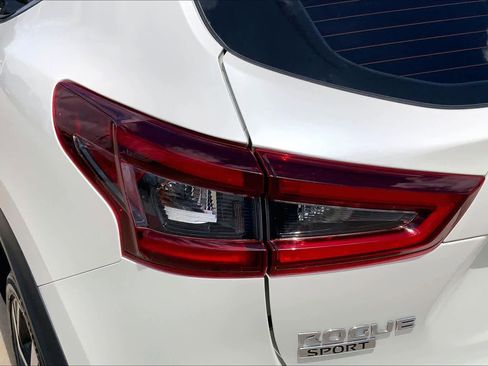 Used 2022 Nissan Rogue Sport SL w/ Premium Package FWD image 28