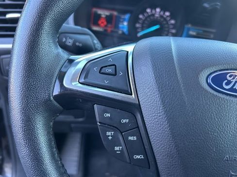 Used 2024 Ford Edge SEL image 16