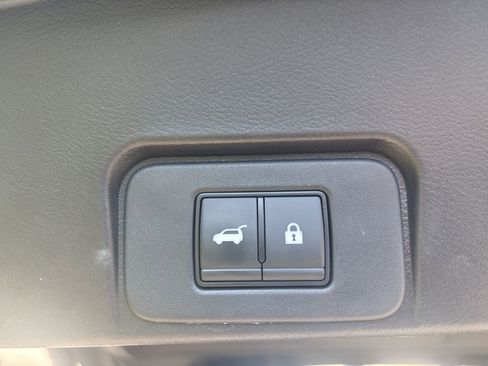 Used 2023 Nissan Rogue SL w/ SL Premium Package image 30