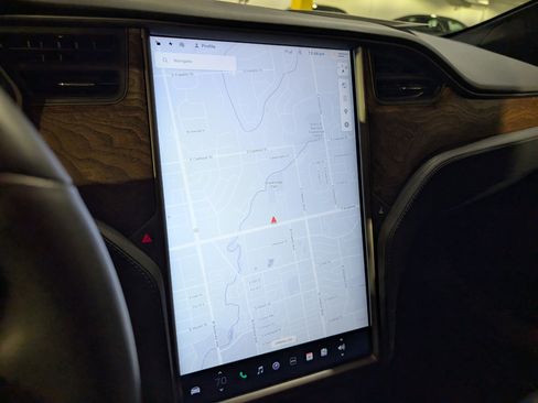 Used 2020 Tesla Model S Long Range Plus image 38