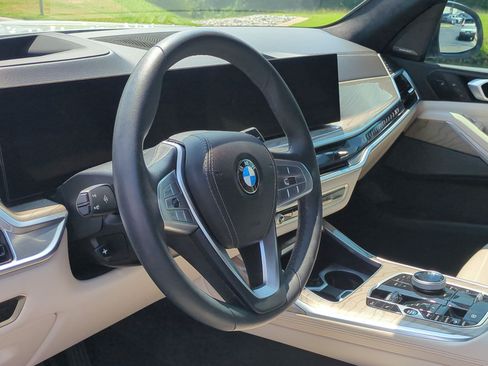 Certified 2025 BMW X7 xDrive40i w/ Executive Package AWD/4WD image 18