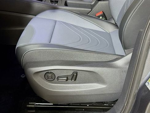 New 2026 Volkswagen Tiguan SE image 16