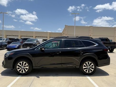 Used 2025 Subaru Outback Premium AWD/4WD image 6
