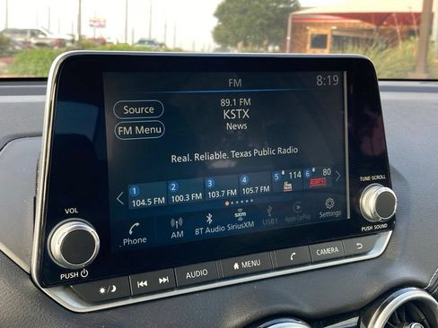 Used 2025 Nissan Sentra SV FWD image 19