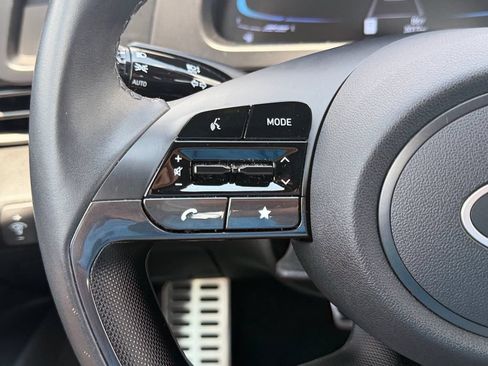 Used 2025 Hyundai Elantra Sport FWD image 21