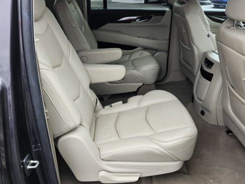 Used 2018 Cadillac Escalade ESV Premium Luxury image 23