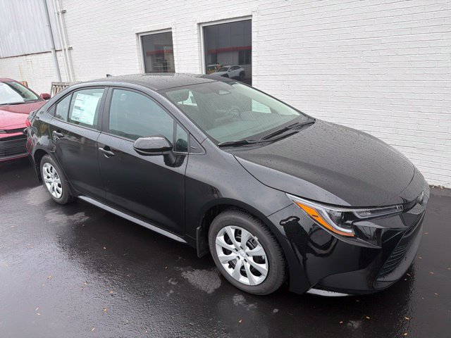 Used 2027 Toyota Corolla LE FWD image 2