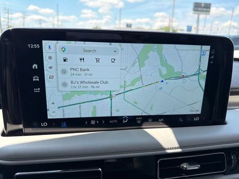 Certified 2025 Lincoln Aviator AWD image 22