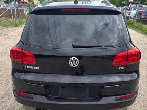 Used 2017 Volkswagen Tiguan S image 7