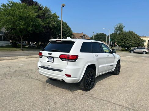 Used 2020 Jeep Grand Cherokee Altitude AWD/4WD image 5