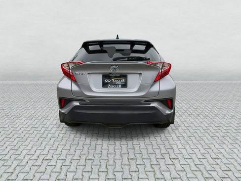 Used 2020 Toyota C-HR XLE FWD image 7