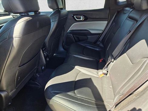 Used 2025 Jeep Compass Limited image 17