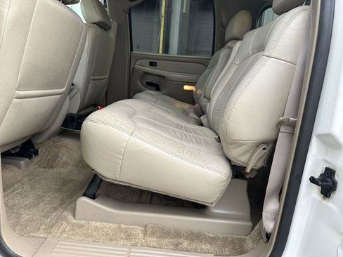 Used 2002 Chevrolet Suburban LT AWD/4WD image 13