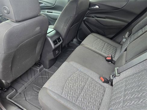 Used 2023 Chevrolet Equinox LT image 12