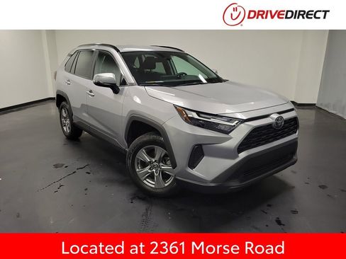 Used 2025 Toyota RAV4 XLE AWD/4WD image 1