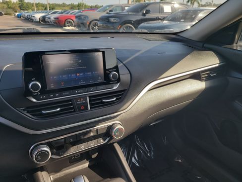 Used 2024 Nissan Altima 2.5 S FWD image 19