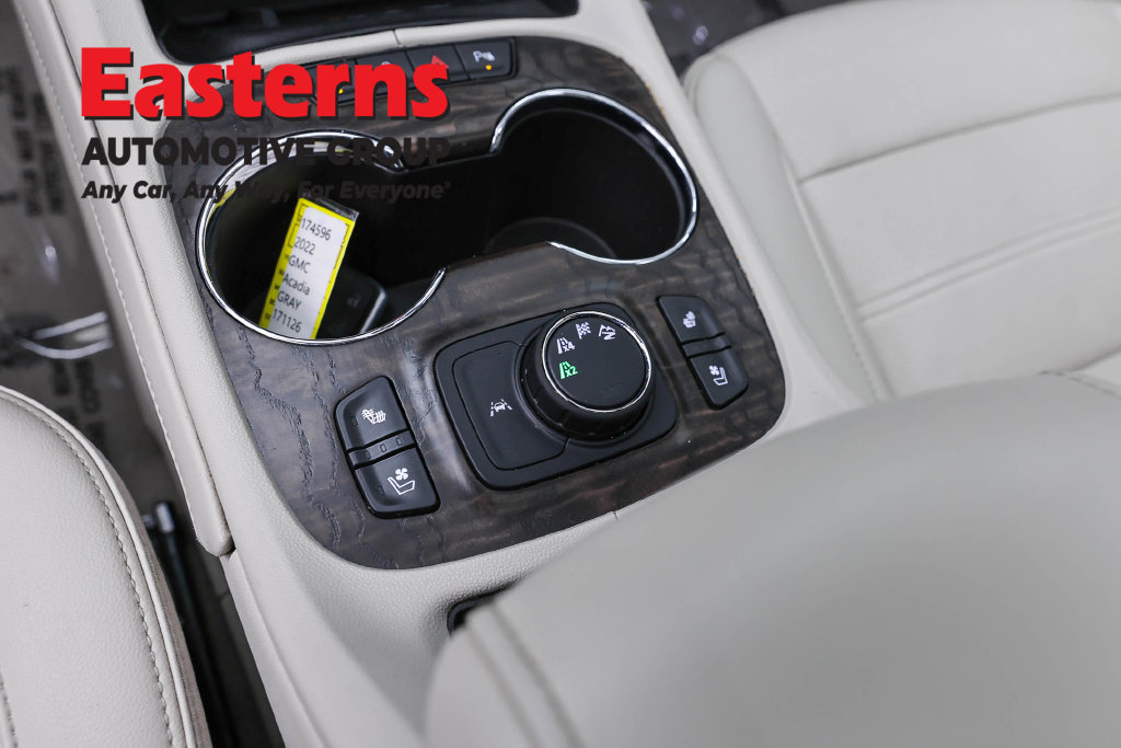 Used 2022 GMC Acadia Denali w/ Denali Technology Package AWD/4WD image 24