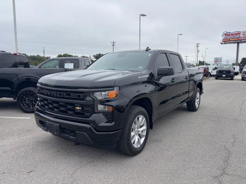 Used 2025 Chevrolet Silverado 1500 Custom image 8