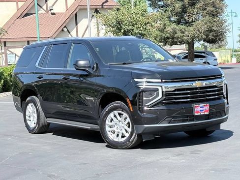 Used 2025 Chevrolet Tahoe LT AWD/4WD image 2