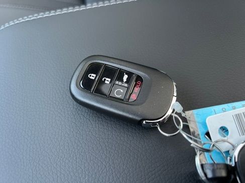 New 2025 Honda Pilot Touring image 33