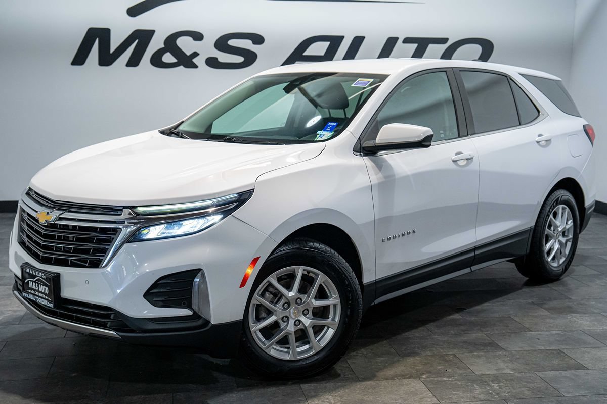 Used 2022 Chevrolet Equinox LT w/ Driver Convenience Package FWD image 2