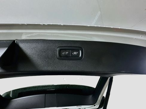 Used 2016 Volvo XC90 T5 R-Design FWD image 30