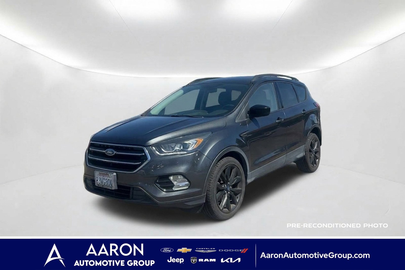 Used 2019 Ford Escape SE FWD image 1