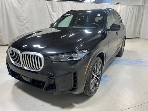 Certified 2024 BMW X5 xDrive40i w/ M Sport Package image 1