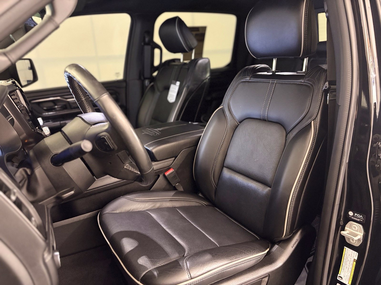Used 2023 RAM 1500 Limited AWD/4WD image 4