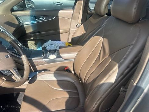 Used 2016 Lincoln MKX Reserve w/ Climate Package FWD image 3