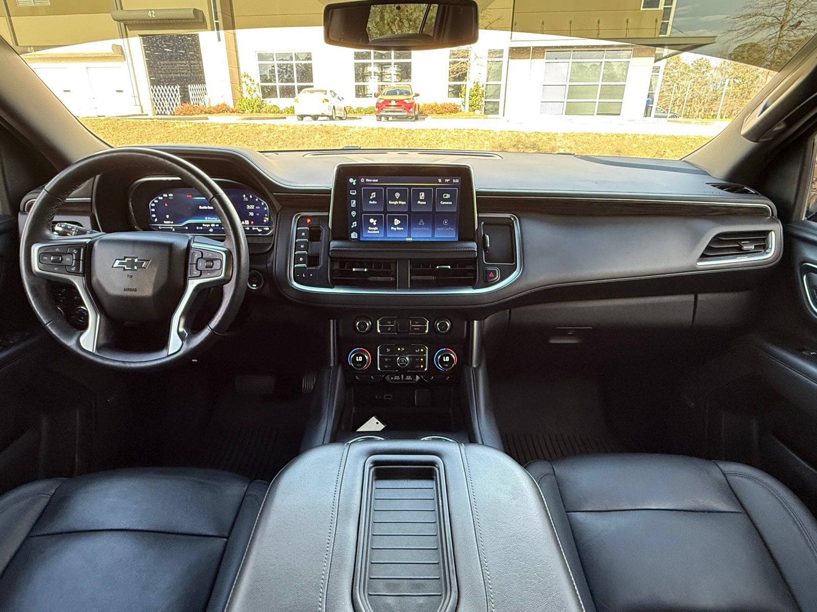 Used 2022 Chevrolet Tahoe Z71 w/ Luxury Package AWD/4WD image 22