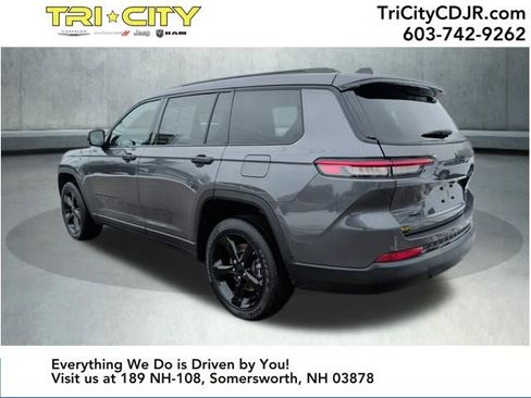Used 2023 Jeep Grand Cherokee L Laredo image 3