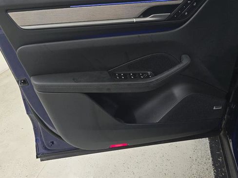 Used 2024 Porsche Macan 4 Electric w/ Premium Package AWD/4WD image 10