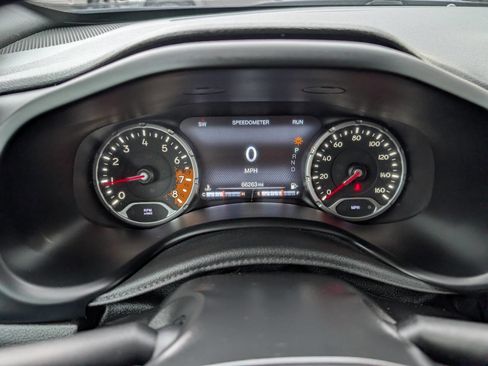 Used 2018 Jeep Renegade Latitude w/ UConnect 8.4 Nav Group image 20