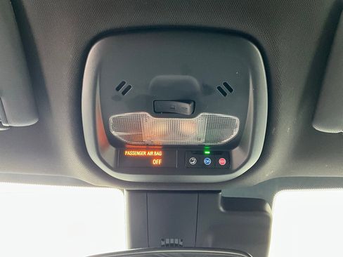 Used 2025 Buick Envista Sport Touring image 16