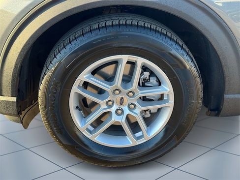 New 2026 Ford Explorer Active w/ Active Comfort Package image 4