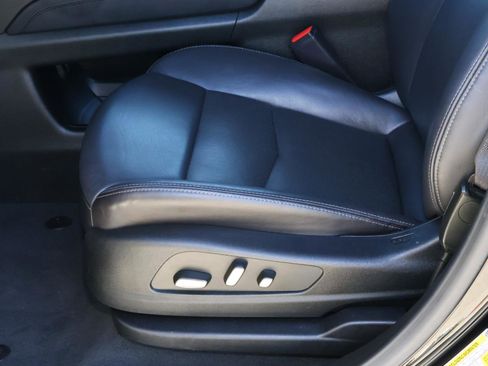 Certified 2025 Cadillac XT5 Premium Luxury image 19