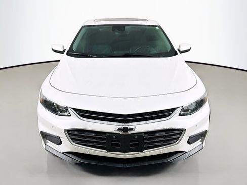 Used 2017 Chevrolet Malibu Premier w/ Premier Sun and Wheel Package image 2