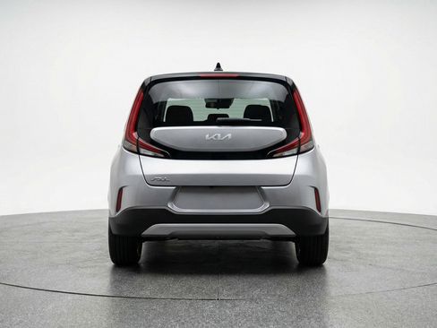 Used 2025 Kia Soul LX w/ LX Technology Package image 7