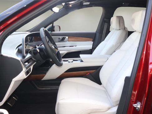New 2026 Cadillac Vistiq Luxury AWD/4WD image 12