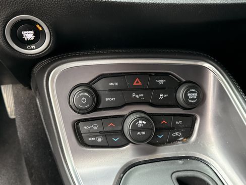 Used 2019 Dodge Challenger R/T w/ Driver Convenience Group image 19